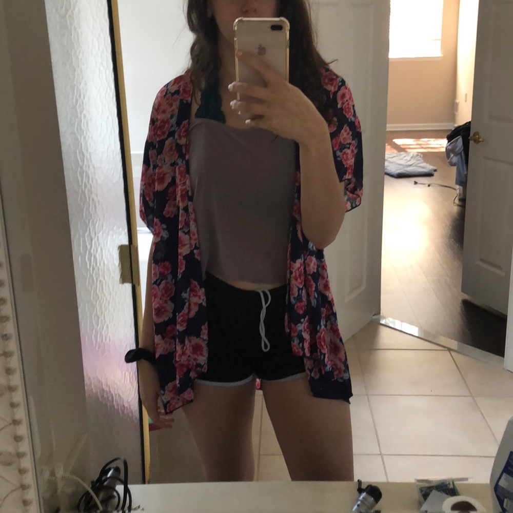 Beautiful floral kamino!! Size medium - Picture 3 of 3